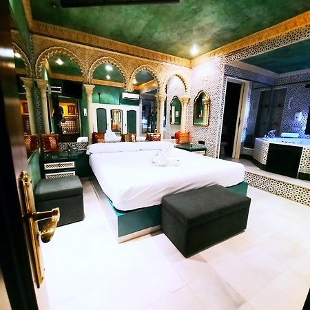 Hostal Avenida Andalucia - Solo Adultos إشبيلية المظهر الخارجي الصورة
