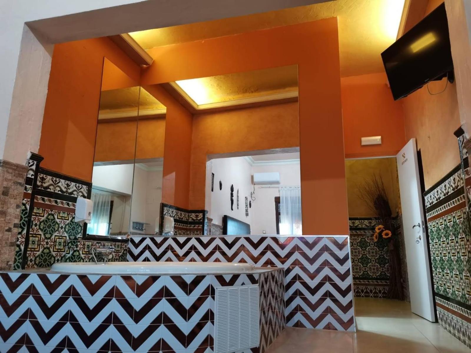 Hostal Avenida Andalucia - Solo Adultos إشبيلية المظهر الخارجي الصورة