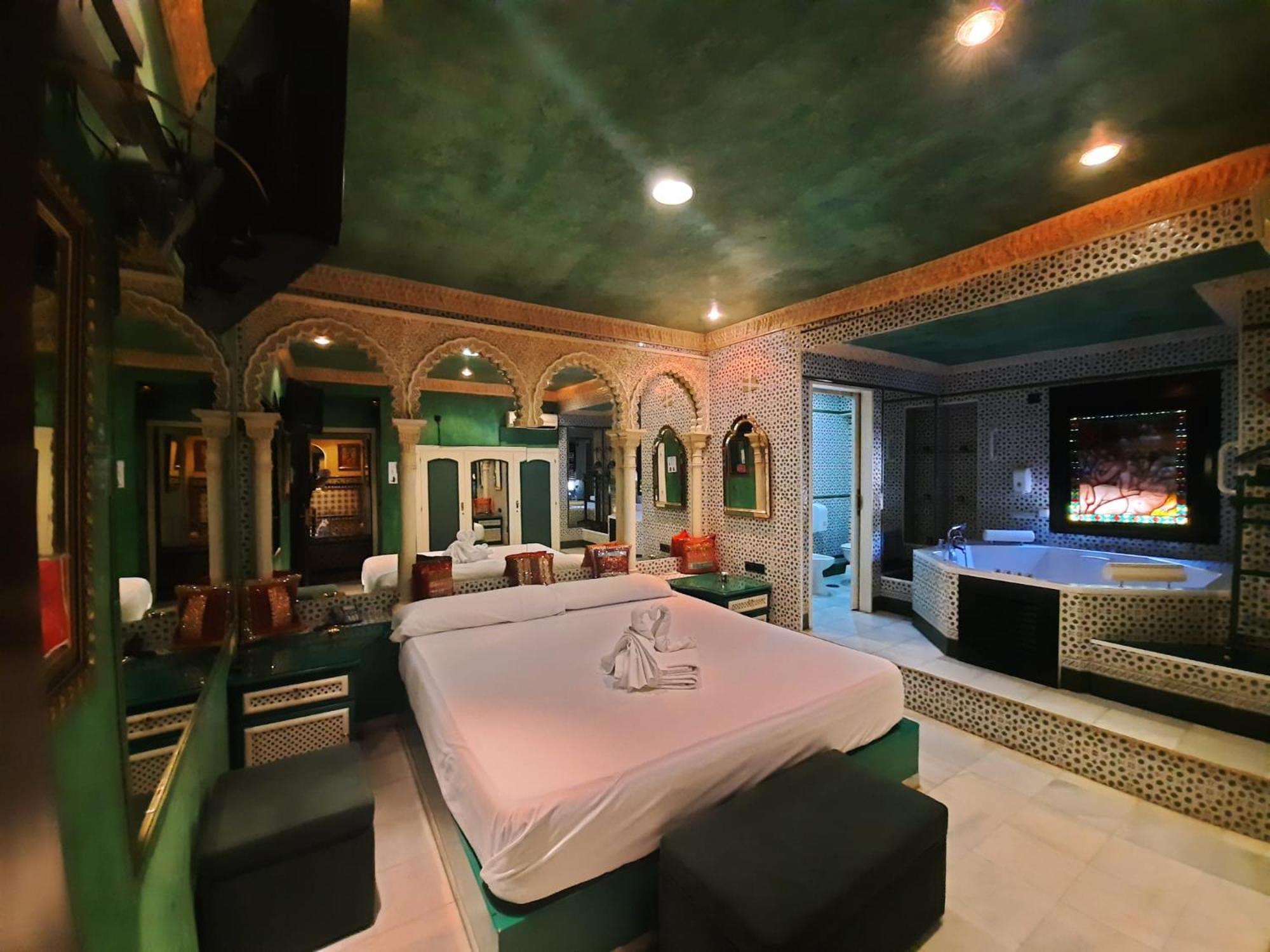 Hostal Avenida Andalucia - Solo Adultos إشبيلية المظهر الخارجي الصورة