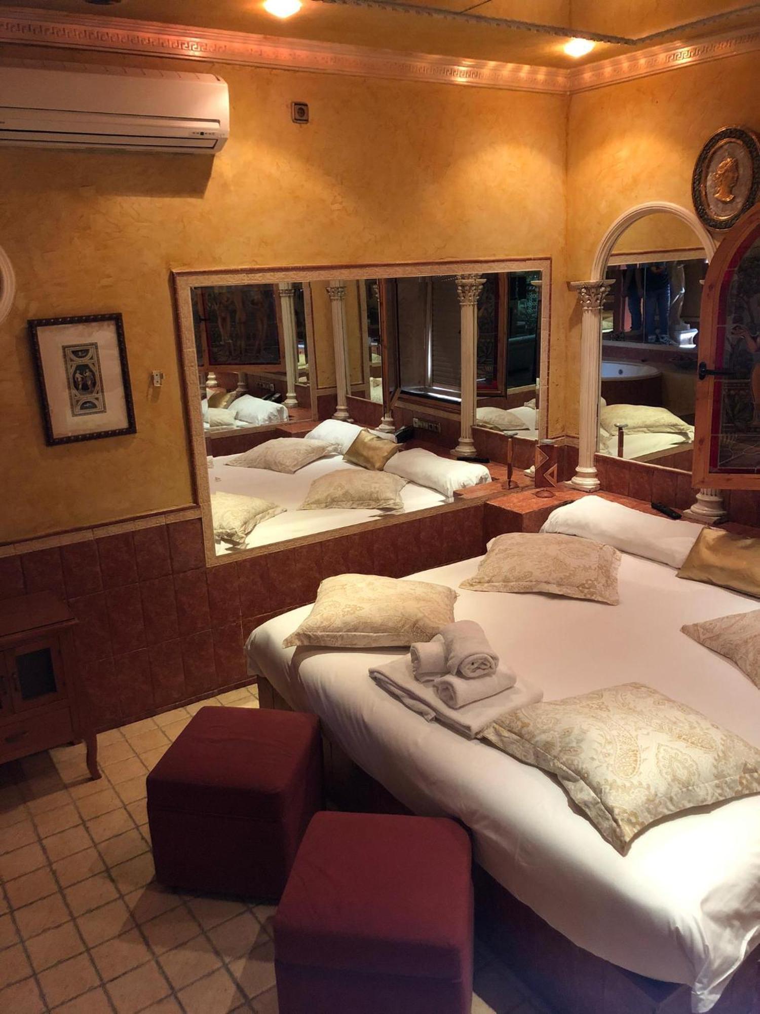 Hostal Avenida Andalucia - Solo Adultos إشبيلية المظهر الخارجي الصورة