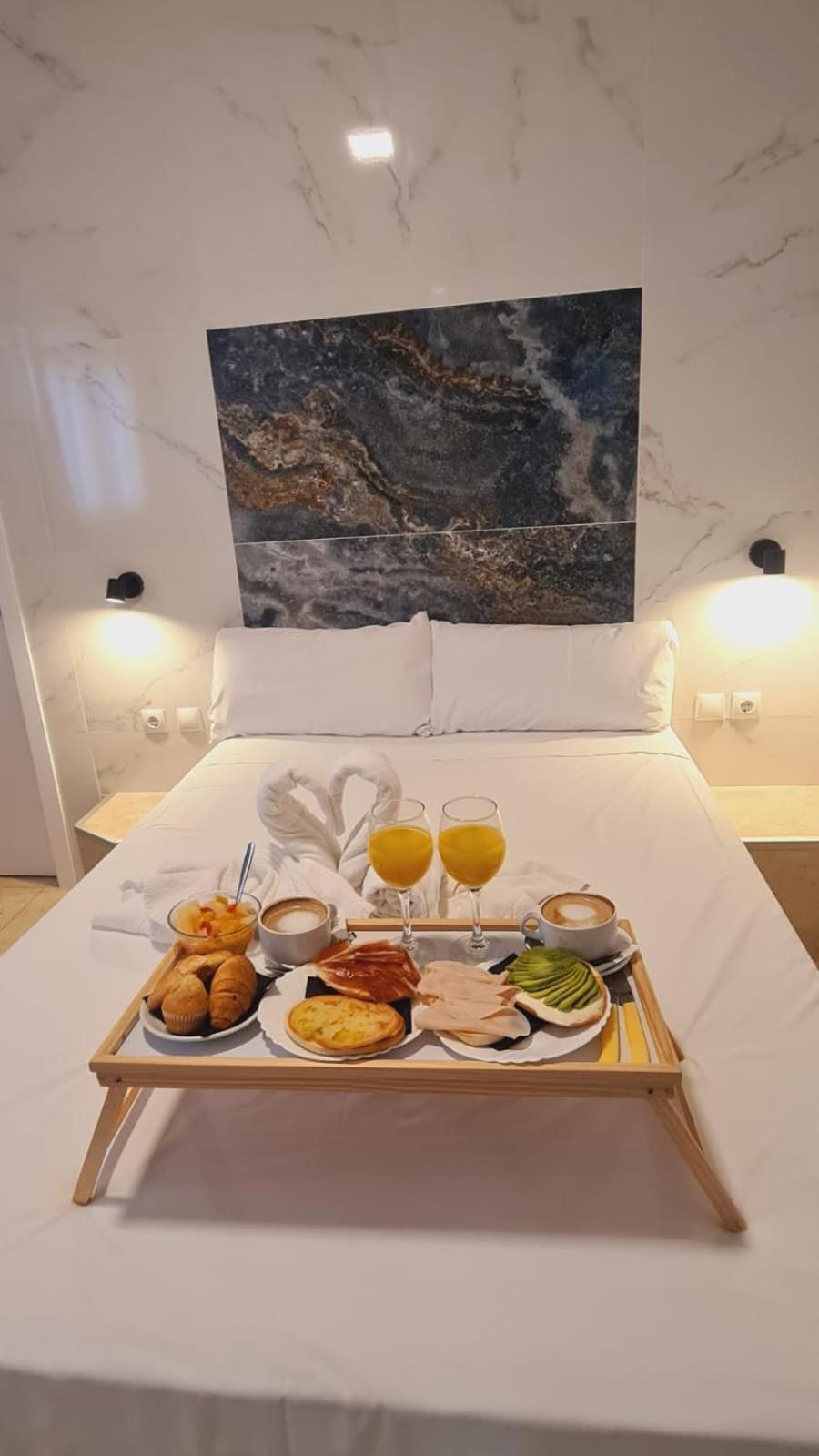 Hostal Avenida Andalucia - Solo Adultos إشبيلية المظهر الخارجي الصورة