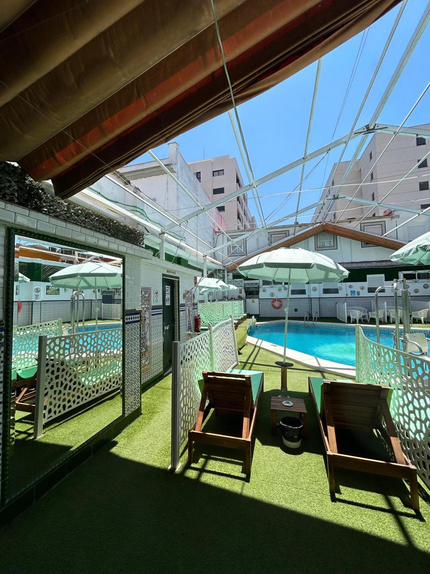 Hostal Avenida Andalucia - Solo Adultos إشبيلية المظهر الخارجي الصورة