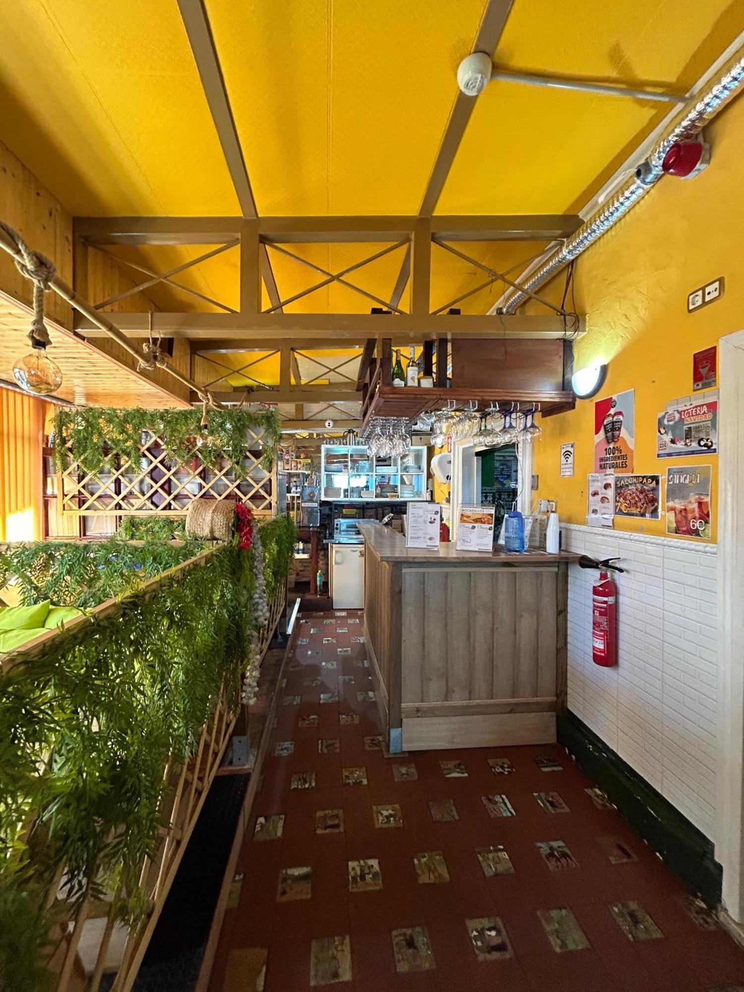 Hostal Avenida Andalucia - Solo Adultos إشبيلية المظهر الخارجي الصورة