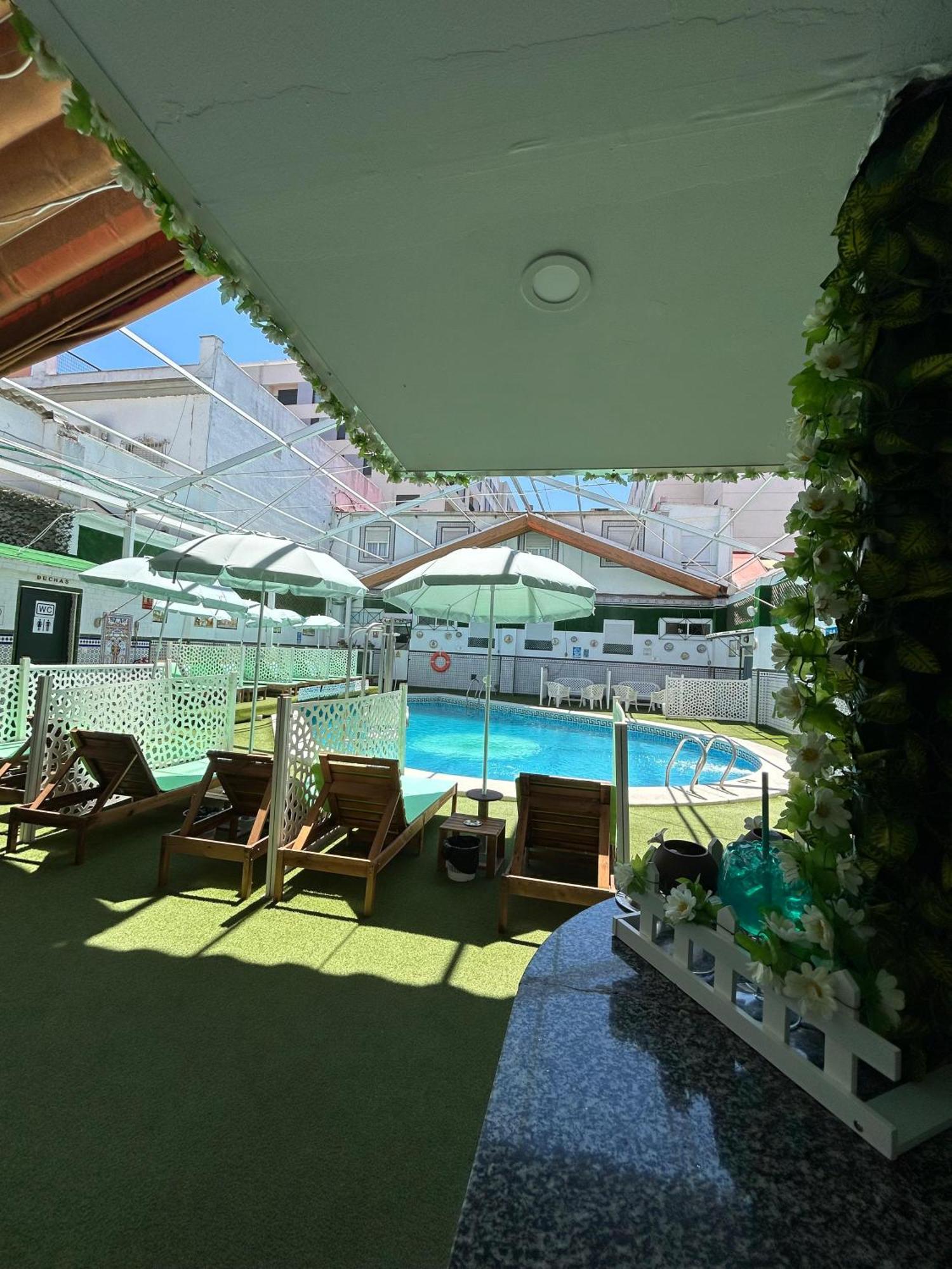 Hostal Avenida Andalucia - Solo Adultos إشبيلية المظهر الخارجي الصورة