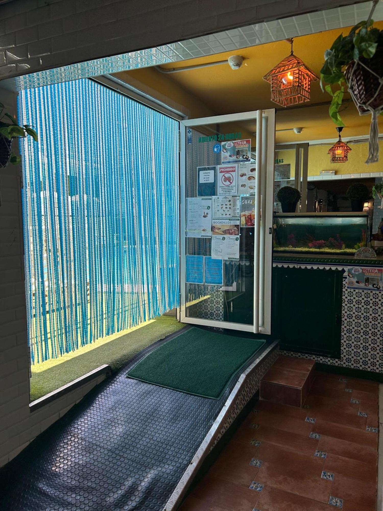 Hostal Avenida Andalucia - Solo Adultos إشبيلية المظهر الخارجي الصورة